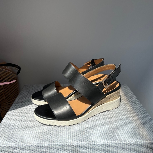 Women's Easy Spirit EVOLVE Zen Wedge Sandal Black Leather - Picture 1 of 12